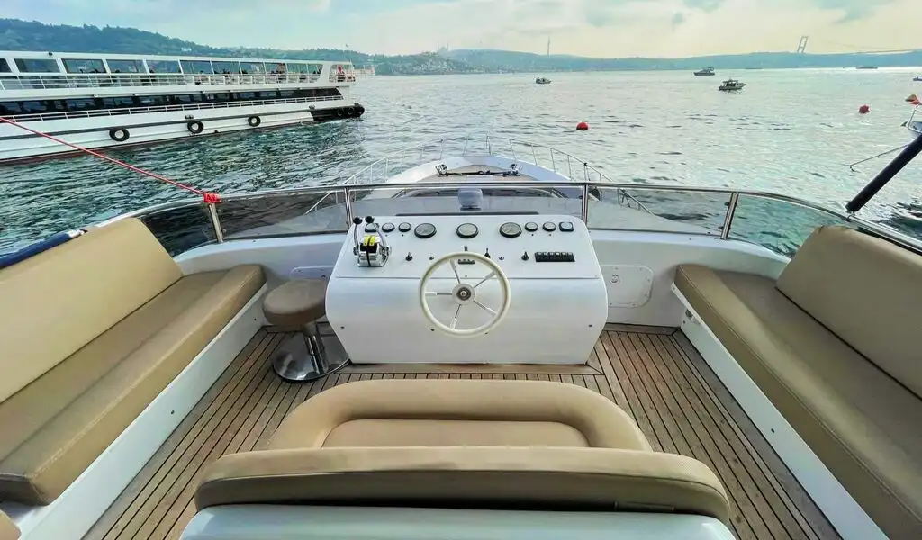 YACHT ISTANBUL WATER